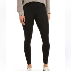 Hue black medium Leggings nwt
